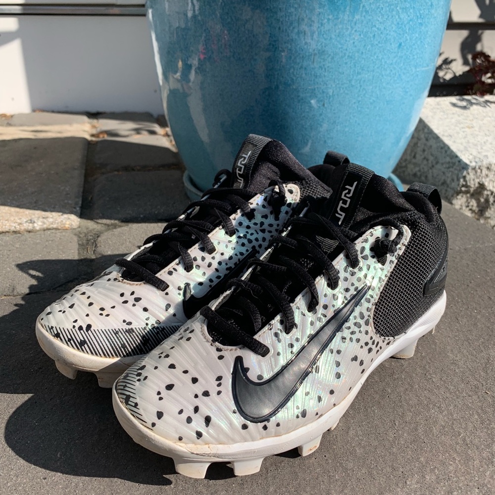 EUC Mike Trout Youth 4.5Y baseball cleats